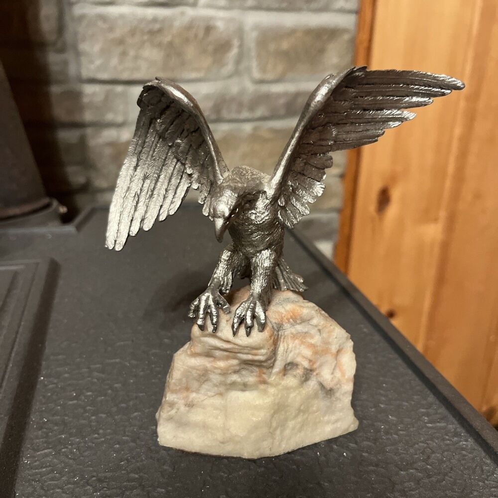 Vintage Cast Iron/Metal American Eagle Figurine Patriotic USA America 6” Rock
